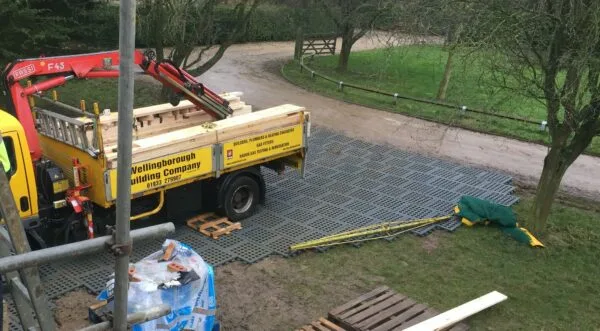 INB Paddockplatten für Matsch geeignet
