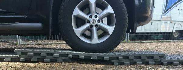 INB Paddockplatten für Matsch geeignet