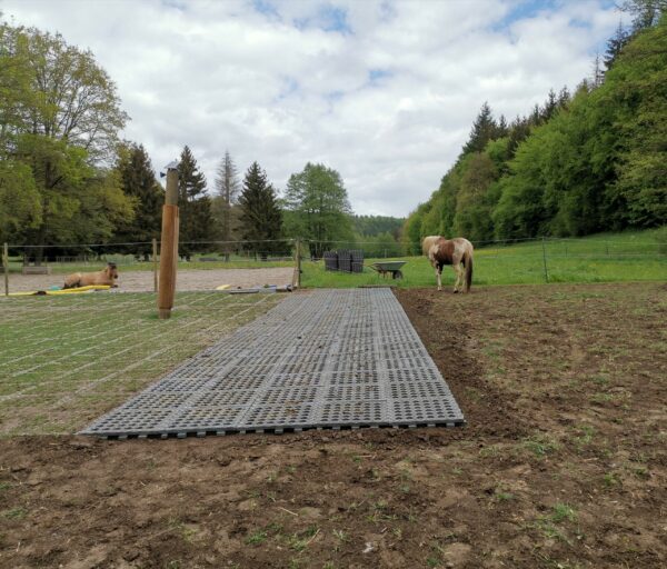 INB Paddockplatten für Matsch geeignet